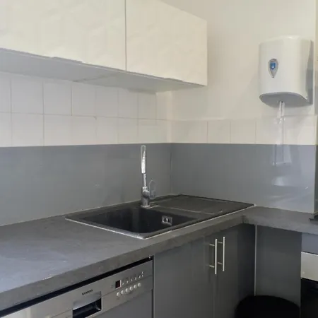 Apartmán Elegant & Luminous 2-br - Center *
