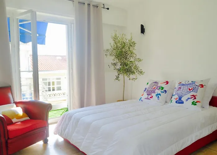 Elegant & Luminous 2-br - Center Appartement Antibes